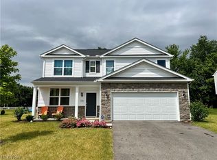 1130 Lake Forest Dr, Hebron, OH 43025