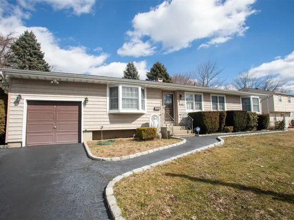 1035 Candlewood Road, Brentwood, NY 11717