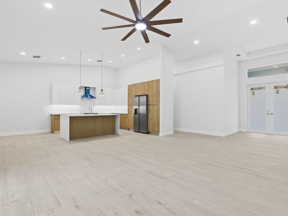 5th image of 2815 Northside Drive