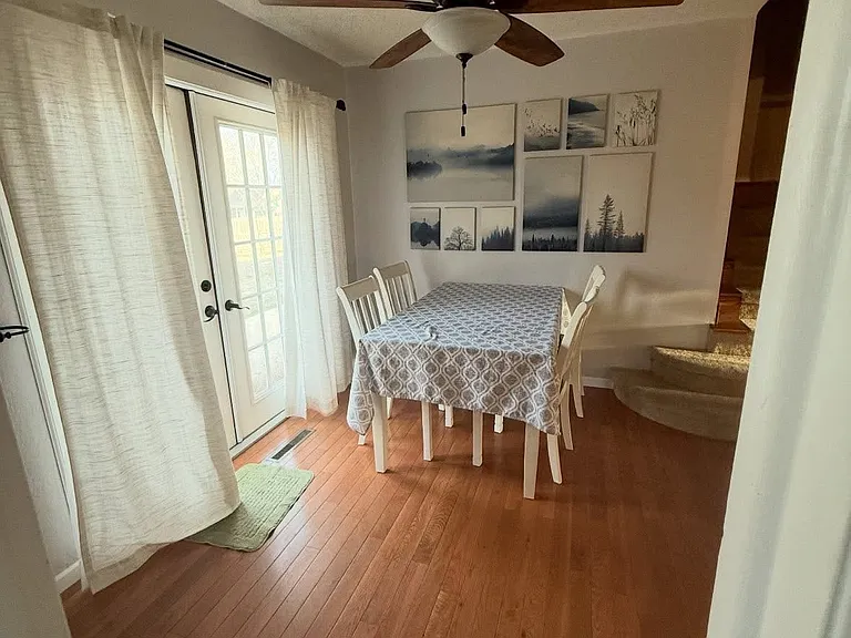 1028 N Acadia Ave — Photo 3