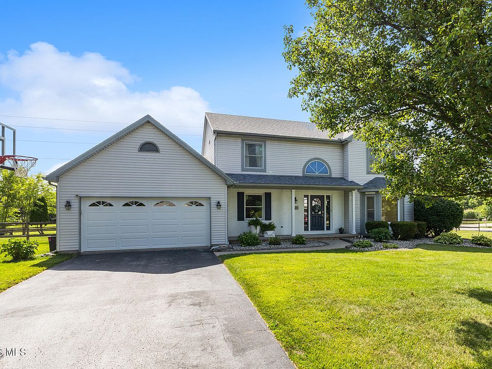 1st image of 5923 Brown Ln