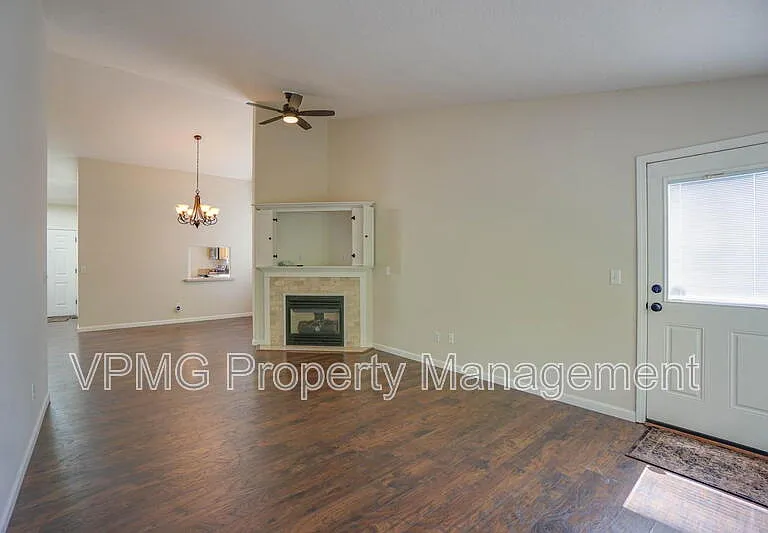 2115 NW 143rd Cir — Photo 16