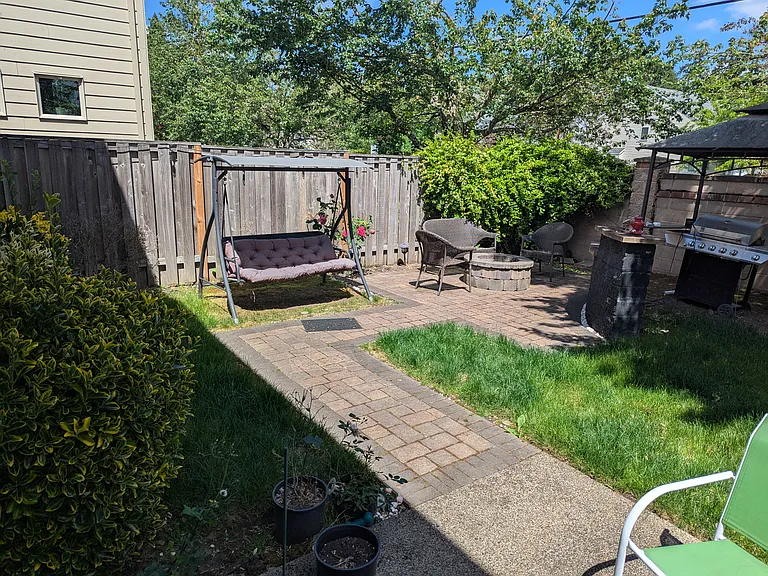 162 NE Greenridge Ter — Photo 28