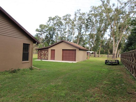3rd image of 1419 Canary Dr