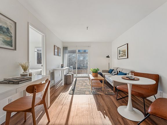 4th image of 425 E 18th St #218