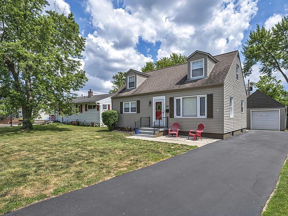 3rd image of 2811 Brookpark Cir