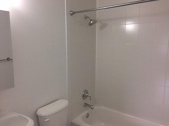 4th image of 108 Madeira Ave APT 1