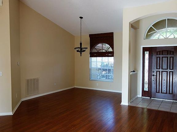 3rd image of 9622 Birnamwood St
