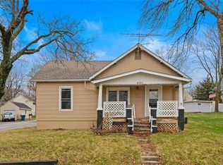 8480 Ottawa St, De Soto, KS 66018