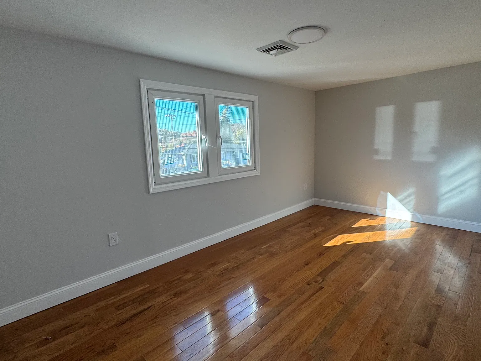 Westwood Ave, Deer Park — Photo 4