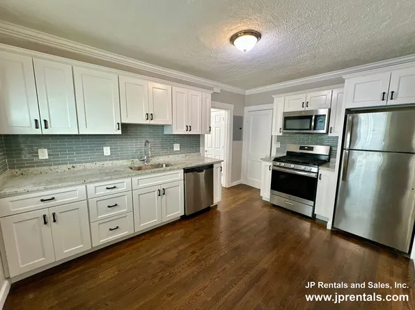 26 School St #2, Boston, MA 02108