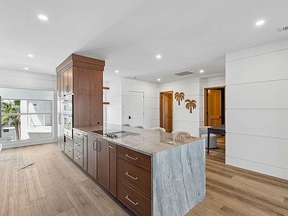 5th image of 1401 Ocean Blvd