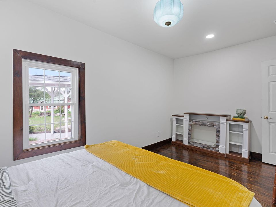 19th image of 852 County Road 422