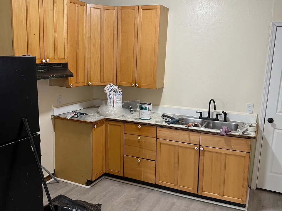 318 E Division St #2