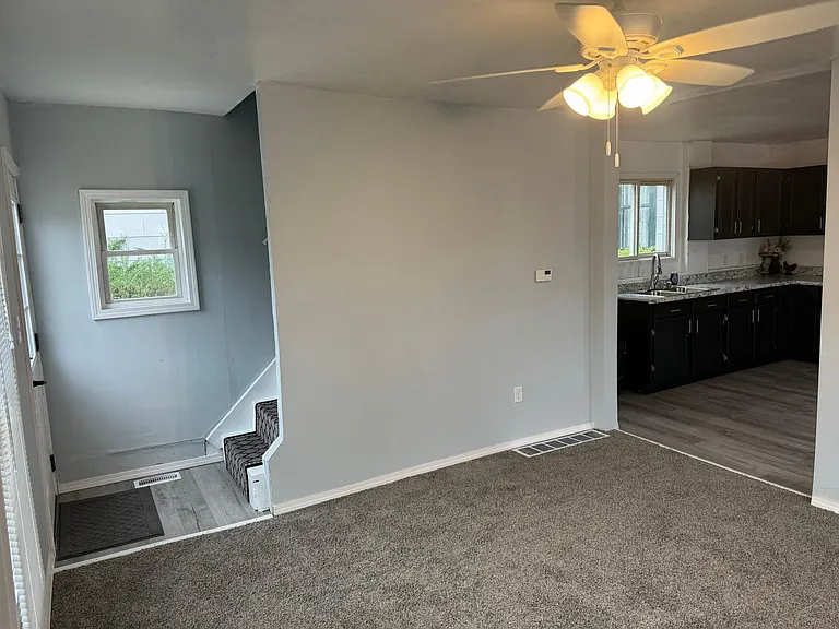 434 Loder St — Photo 4