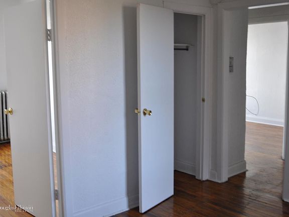 4th image of 4725 48th St #5B