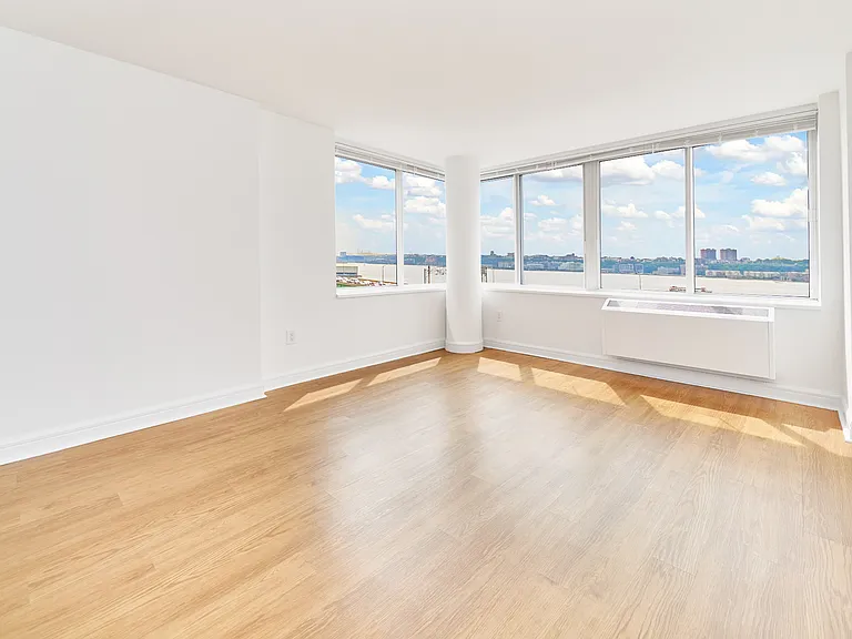 160 Riverside Blvd #16H — Photo 4