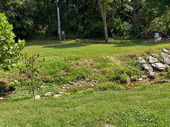 2nd image of 1392 Peace In Valley Road