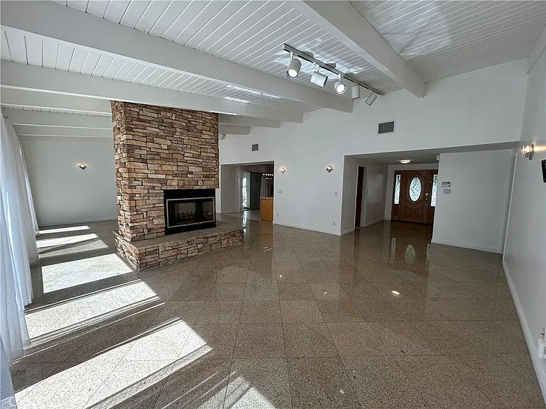 24010 Hatteras St — Photo 8