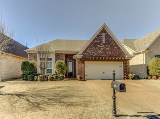 1677 E Newton Oak Cir, Memphis, TN 38117