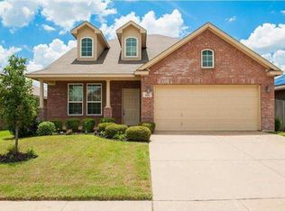 501 Crescent Creek Ln, Fort Worth, TX 76140