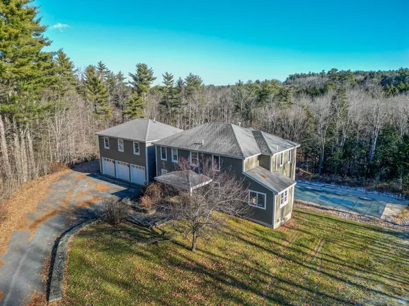 65 Deer Run Drive, Cumberland, ME 04021