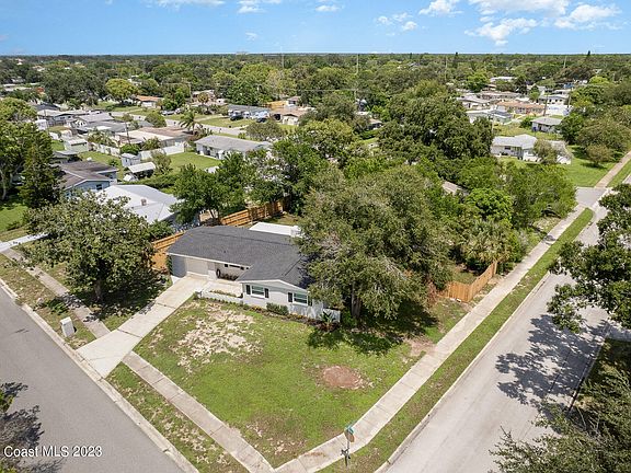 5th image of 4505 Hood Ave