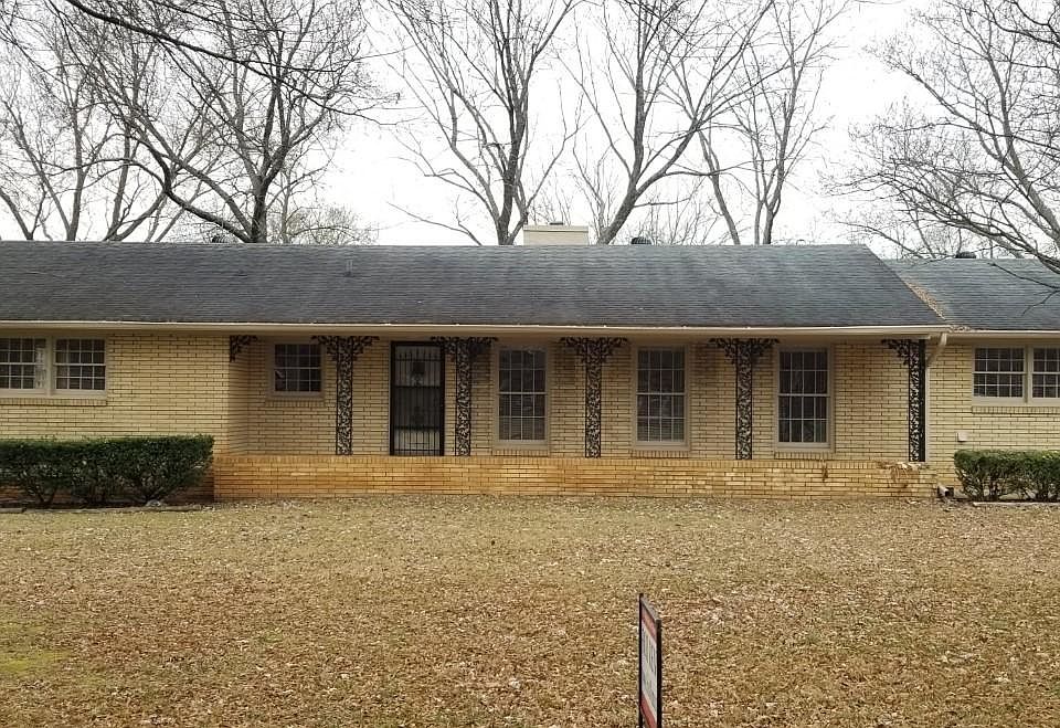1st image of 1126 Walton Dr