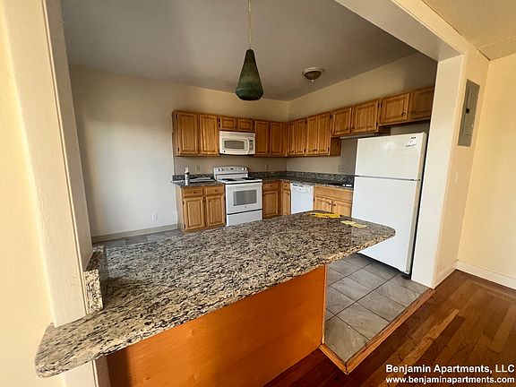 2nd image of 1137 Commonwealth Ave #9