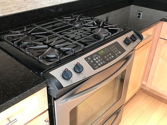 2nd image of 181 Essex St #605