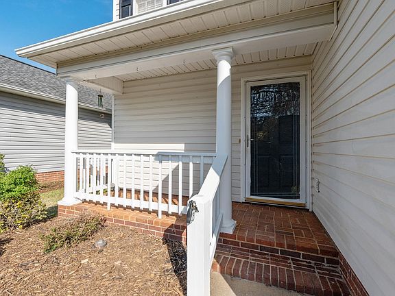 5th image of 506 Rose Trellis Ct