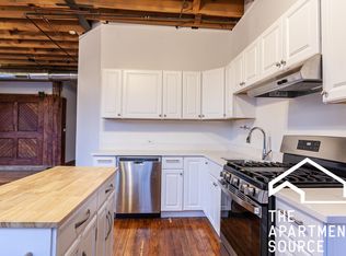 934 W Roscoe St #2R, Chicago, IL 60657