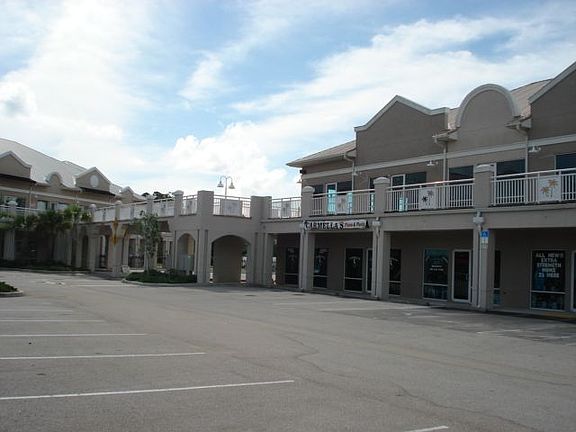 3rd image of 160 Cypress Point Pkwy #D106