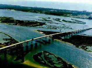 106 Magens Ct E, Swansboro, NC 28584