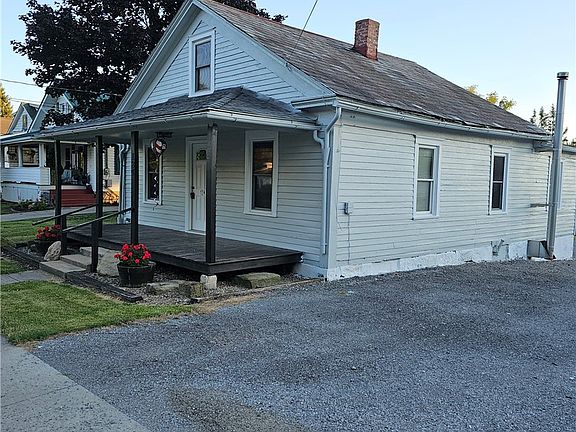 5th image of 124 Mount Air Rd