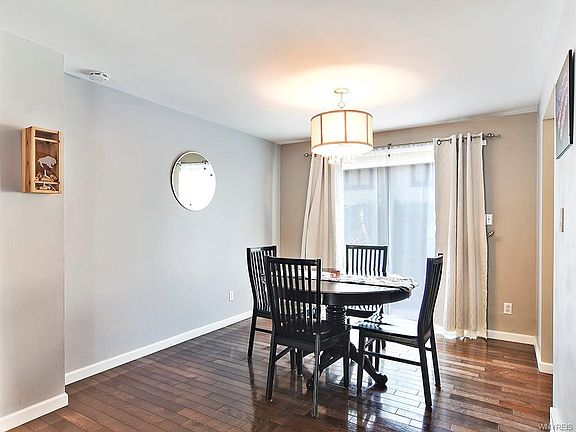 4th image of 253 Charlesgate Cir