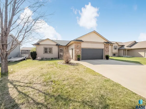 1605 S Mary Beth Ave, Sioux Falls, SD 57106