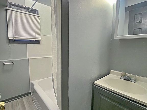 5th image of 4813-4823 Boyd St #48131
