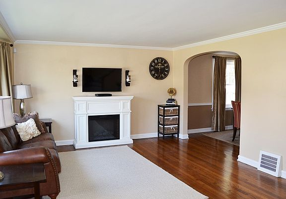 4th image of 901 N Patton Ave