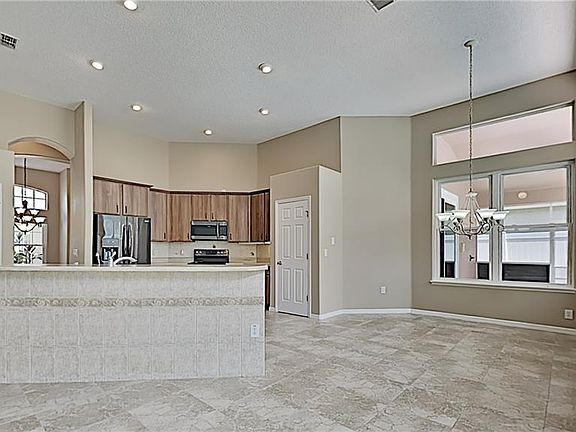 3rd image of 1037 Landview Ct