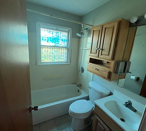 5th image of 252 Losey St