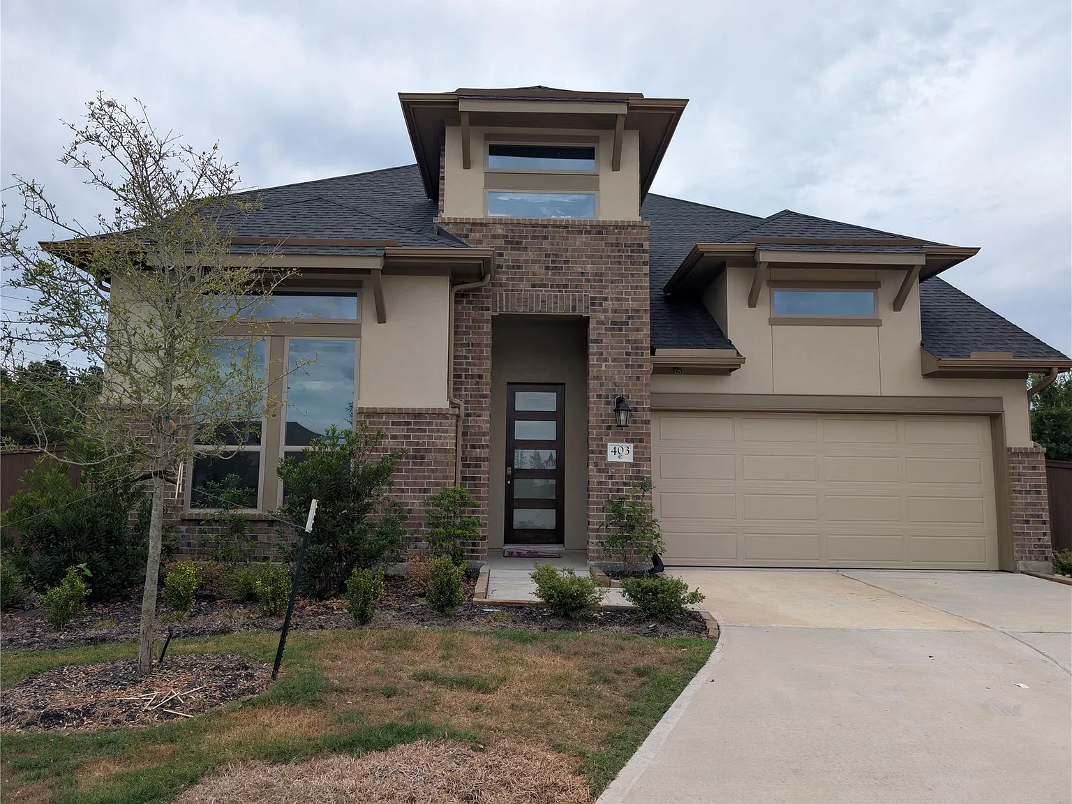 4 bed, 3.0 bath, 3304 sqft, $3,300 — Photo 1