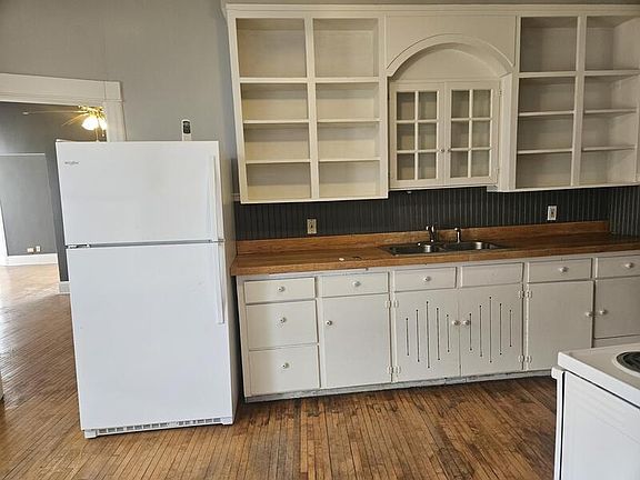 4th image of 163-165 W Huron St #161A
