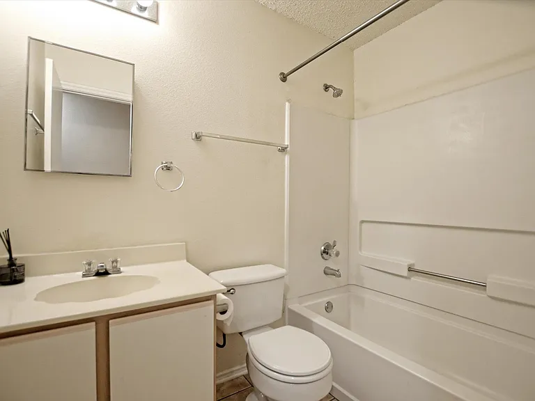 1353 Lakeside Loop — Photo 9
