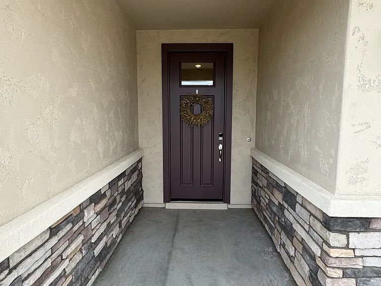 643 W Riparian Dr — Photo 4