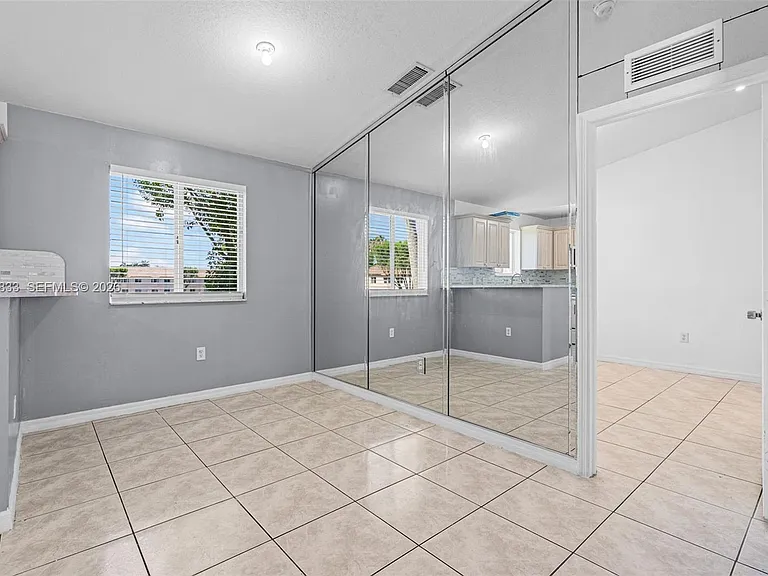 1261 SE 27th St #201 — Photo 11
