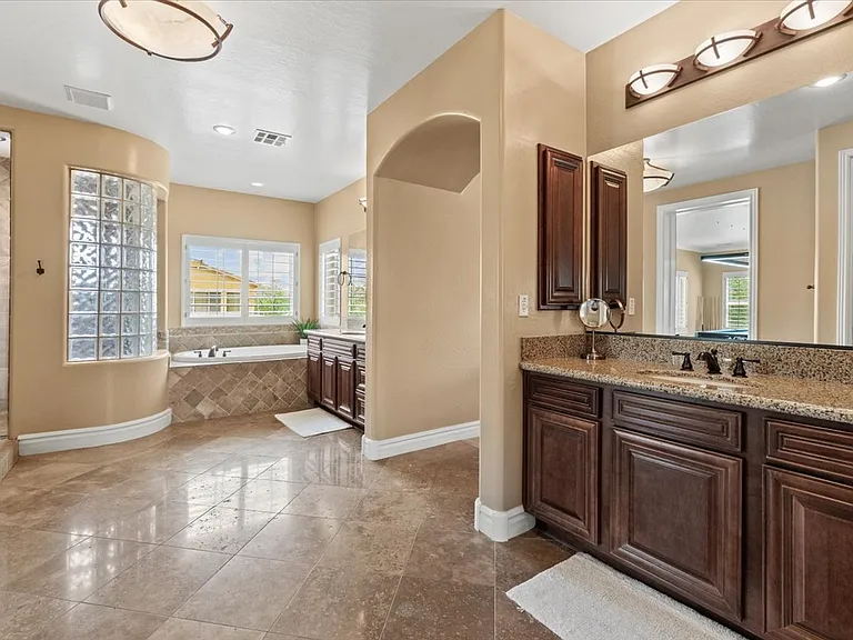 4053 E Thunderheart Ct — Photo 51