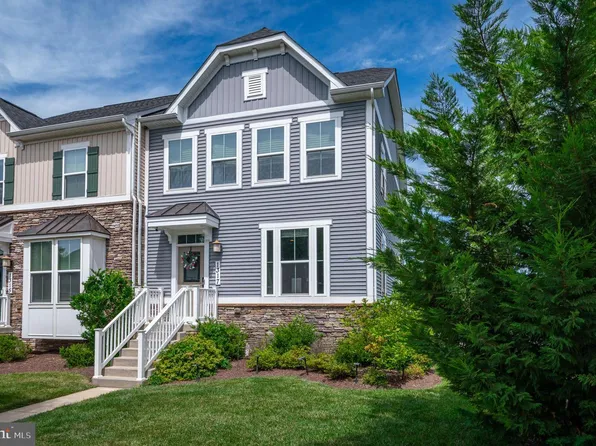1317 Scheer St, Brunswick, MD 21716