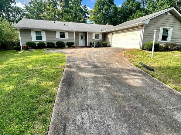 27 Glen Ct, Ellenwood, GA 30294