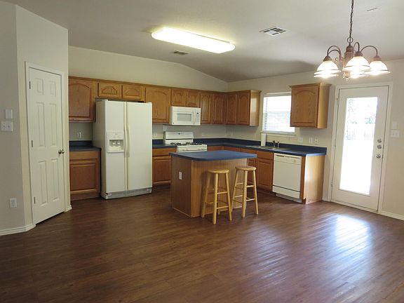 4th image of 2538 Vernell Way